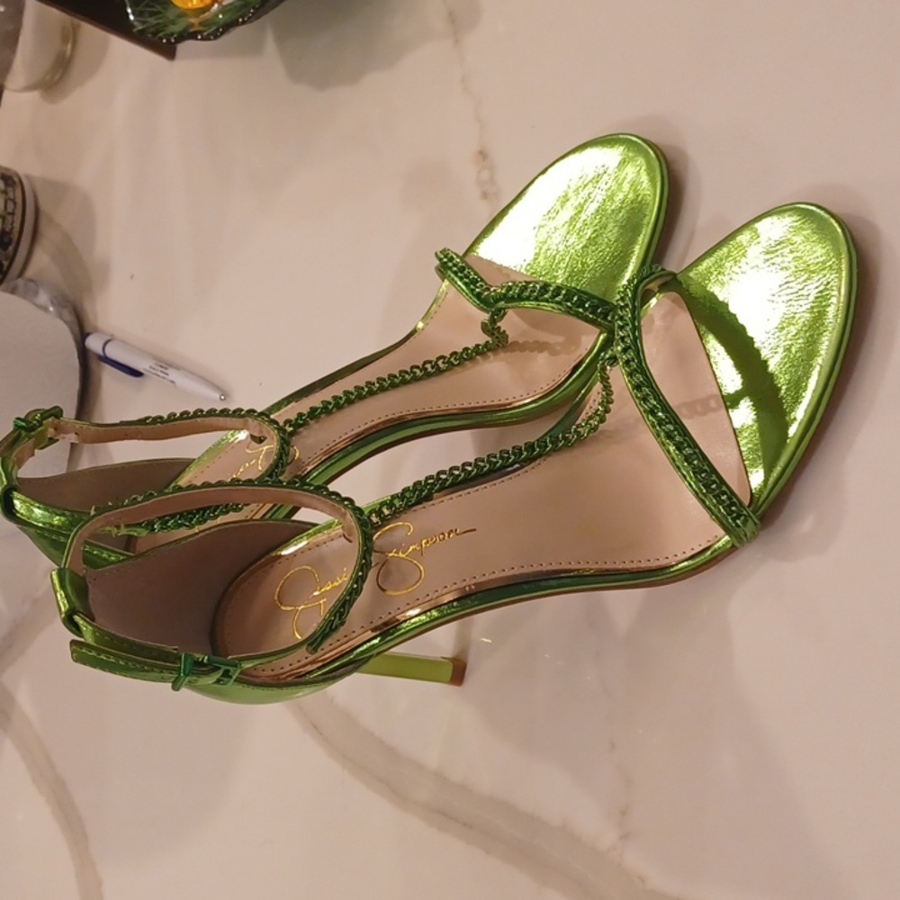 Women's Jessica Simpson Metallic Apple Green Stilletos Heels Size 8M NWOB
